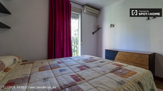 Habitación enorme con aire acondicionado en un apartamento de 4 dormitorios, L'Olivereta - VALENCIA