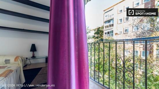 Habitación enorme con aire acondicionado en un apartamento de 4 dormitorios, L'Olivereta - VALENCIA