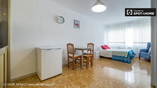 Espacioso apartamento en alquiler en Ciutat Vella - VALENCIA