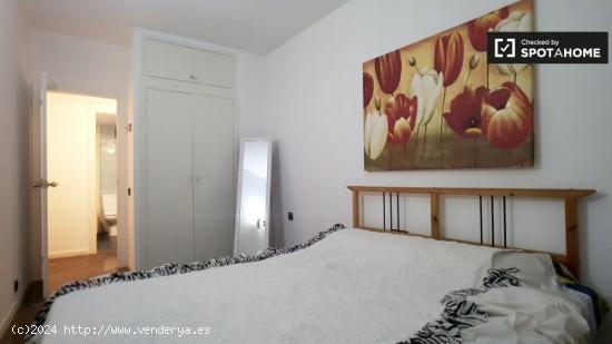 Se alquila habitación interior en apartamento de 2 dormitorios en L'Esquerra de l'Eixample - BARCEL