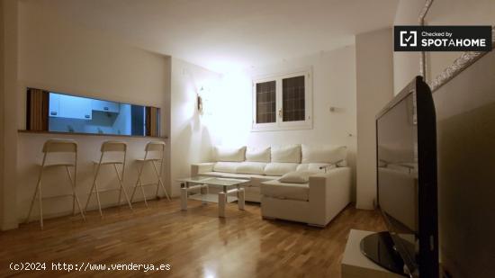 Se alquila habitación interior en apartamento de 2 dormitorios en L'Esquerra de l'Eixample - BARCEL