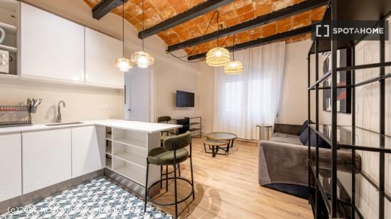 Moderno apartamento de 4 dormitorios en alquiler en Gràcia - BARCELONA