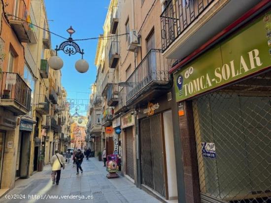 Casa de 3 plantas con local comercial en el centro comercial de Valls - TARRAGONA