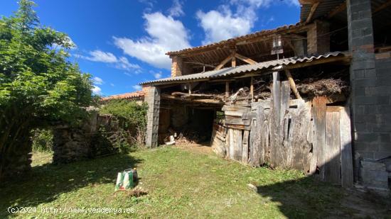 Gran Casa con terreno para rehabilitar en pueblo tranquilo del pirineo - HUESCA