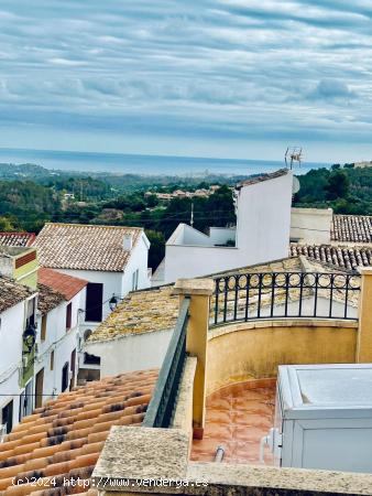 VENTA‼️¡Casa Extraordinaria de Tres Plantas con Vistas Espectaculares! - ALICANTE