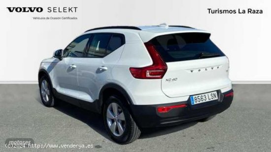 Volvo XC40 T3 MOMENTUM CORE AUTOMATICO de 2021 con 65.584 Km por 27.900 EUR. en Sevilla