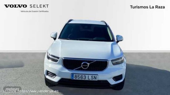 Volvo XC40 T3 MOMENTUM CORE AUTOMATICO de 2021 con 65.584 Km por 27.900 EUR. en Sevilla