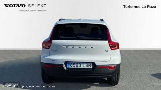 Volvo XC40 T3 MOMENTUM CORE AUTOMATICO de 2021 con 65.584 Km por 27.900 EUR. en Sevilla