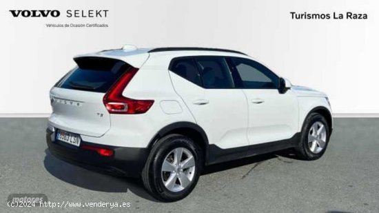 Volvo XC40 T3 MOMENTUM CORE AUTOMATICO de 2021 con 65.584 Km por 27.900 EUR. en Sevilla