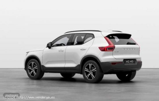 Volvo XC40 XC40 Plus, B3 Mild hybrid, Gasolina, Dark de 2024 con 8 Km por 40.900 EUR. en Granada