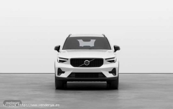 Volvo XC40 XC40 Plus, B3 Mild hybrid, Gasolina, Dark de 2024 con 8 Km por 40.900 EUR. en Granada