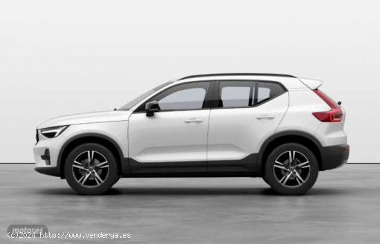 Volvo XC40 XC40 Plus, B3 Mild hybrid, Gasolina, Dark de 2024 con 8 Km por 40.900 EUR. en Granada