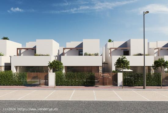 Villas de nueva construcción en un exclusivo complejo cerrado en Murcia, cerca de la playa del Mar 