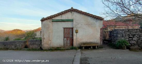 Casa con terreno para reformar en Rucandio - CANTABRIA