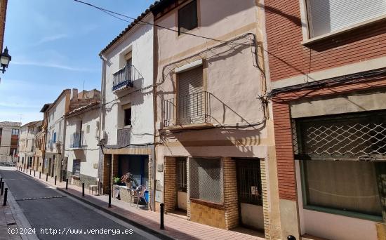 Vivienda para reformar completamente en Épila - ZARAGOZA