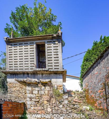 ¿Buscas una CASA con TERRENO  para REFORMAR a tu gusto? - A CORUÑA