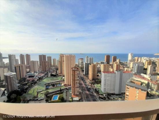 SE VENDE PISO DE CUATRO DORMITORIOS EN BENIDORM LEVANTE. SEVENDGROUP.COM - ALICANTE