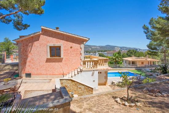 PRECIOSA VILA DE ALTA CALIDAD CON LICENCIA VACACIONAL EN UNA ZONA TRANQUILA EN PALMANOVA - BALEARES