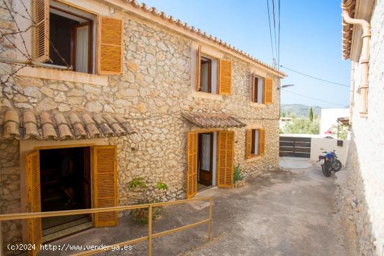  CASA DE PUEBLO DE PIEDRA CON VISTAS A LA MONTAÑA EN ES CAPDELLA - BALEARES 