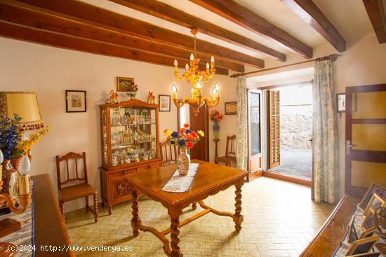 CASA DE PUEBLO DE PIEDRA CON VISTAS A LA MONTAÑA EN ES CAPDELLA - BALEARES