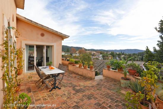  CHALET CON VISTAS DESPEJADAS A LA MONTAÑA EN EL PINTORESCO PUEBLO DE ES CAPDELLA - BALEARES 