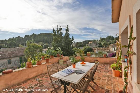 CHALET CON VISTAS DESPEJADAS A LA MONTAÑA EN EL PINTORESCO PUEBLO DE ES CAPDELLA - BALEARES