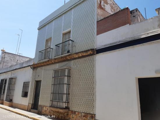 CASA PARA REFORMAR EN PLENO CENTRO DE PUERTO REAL, PRECIO NEGOCIABLE - CADIZ