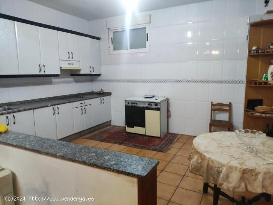 VENTA DE CASA CON TERRENO EN BARCENA DEL BIERZO - LEON