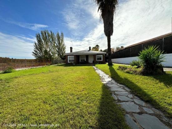  ¡¡EXCELENTE CHALET DE UNA SOLA PLANTA  LAS VAGUADAS!! - BADAJOZ 