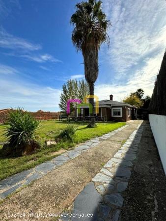 ¡¡EXCELENTE CHALET DE UNA SOLA PLANTA  LAS VAGUADAS!! - BADAJOZ