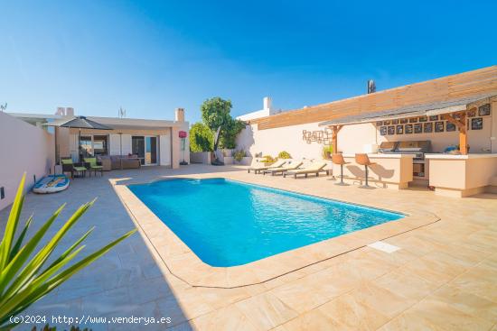 CASA-CHALET EN SA MESQUIDA - BALEARES