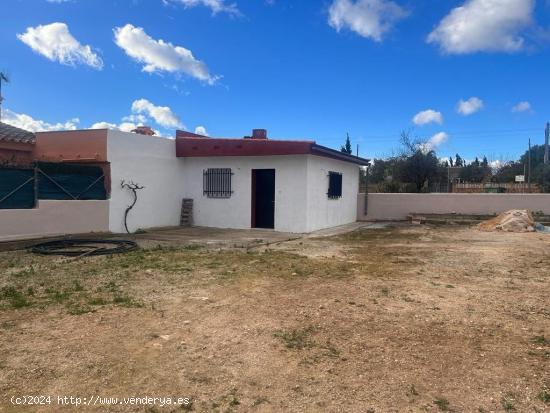 CASETA CON TERRENO - URBANO - VALENCIA