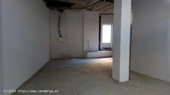 LOCAL EN VENTA Y ALQUILER EN EL BARRIO SAN PEDRO de Burgos DE 75 METROS - BURGOS