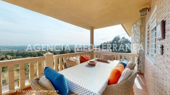 CHALET INDEPENDIENTE CON PISCINA EN  MONTEREAL-CALICANTO - VALENCIA