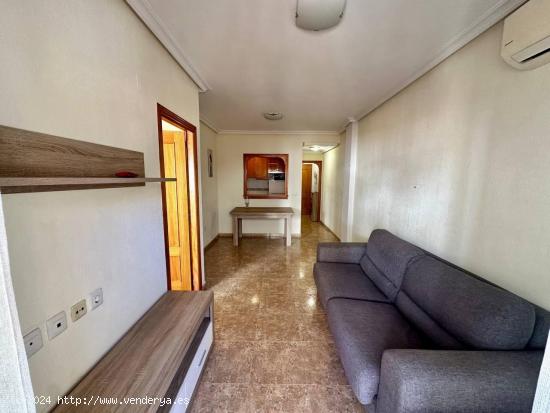 APARTAMENTO EN PLAYA DEL CURA. DE 2 DORM. 1 BAÑO + GARAJE,  PLAYA A 300 METROS. - ALICANTE