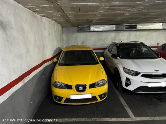 PLAZA DE PÁRQUING PARA COCHE MEDIANO - BARCELONA