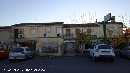 Cafeteria/ Restaurante en cruce de Torre de Santa Maria - CACERES