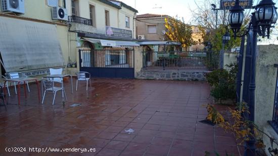 Cafeteria/ Restaurante en cruce de Torre de Santa Maria - CACERES