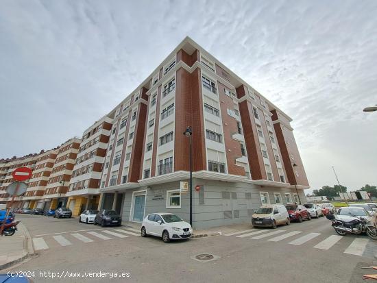  ESTUPENDO PISO CON PLAZA DE GARAJE Y TRASTERO INCLUIDOS EN EL PRECIO - VALENCIA 