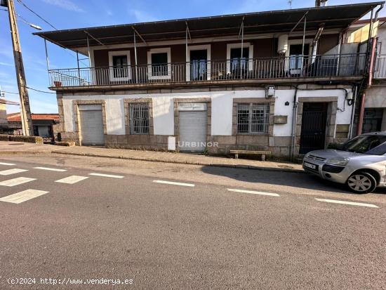  Casa con Vivienda y Bar montado con licencia. BUS URBANO. (Ayto. Ourense) - ORENSE 