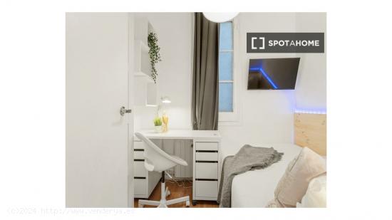 Habitación decorada con llave independiente en un apartamento de 9 dormitorios, El Born - BARCELONA