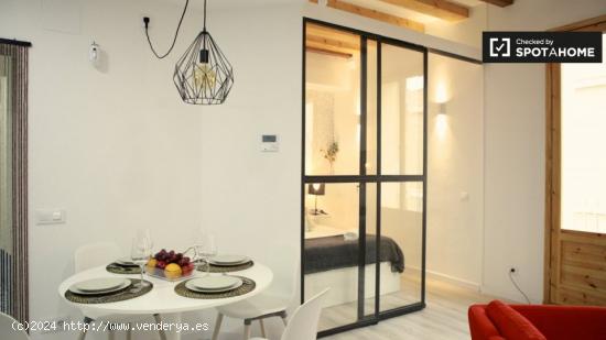 Elegante apartamento de 1 dormitorio con balcón y aire acondicionado en alquiler en Poble-sec - BAR