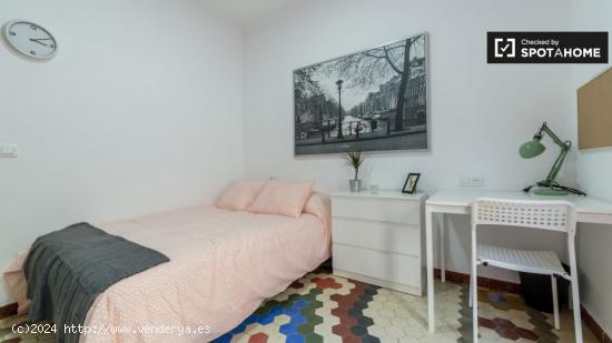 Habitación con terraza en apartamento de 5 dormitorios en El Pla del Real, Valencia - VALENCIA