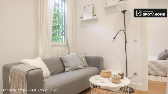 Elegante apartamento de 1 dormitorio en alquiler en Almagro y Trafalgar - MADRID