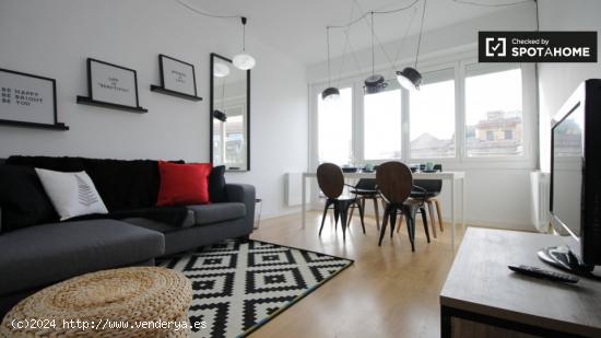 Habitación doble en alquiler en apartamento de 4 dormitorios, Gràcia, Barca - BARCELONA