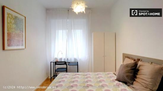 Habitación luminosa en un apartamento de 8 dormitorios en Nueva España - MADRID