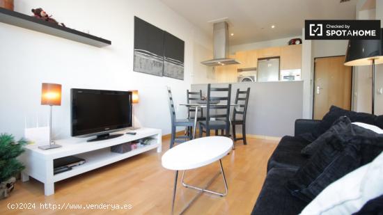 Moderno apartamento de 1 dormitorio con vistas panorámicas en alquiler en Poblenou - BARCELONA