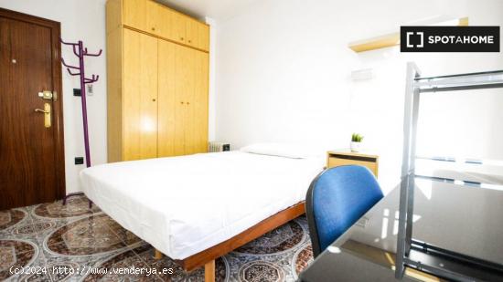 Acogedora habitación con cama individual en alquiler en Algirós - VALENCIA