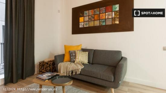 Precioso apartamento de 3 dormitorios en alquiler en Barri Gòtic - BARCELONA