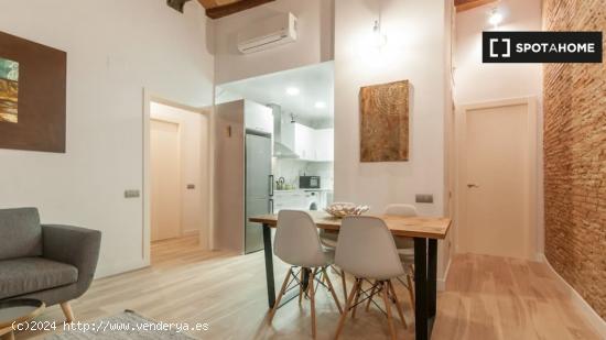 Precioso apartamento de 3 dormitorios en alquiler en Barri Gòtic - BARCELONA